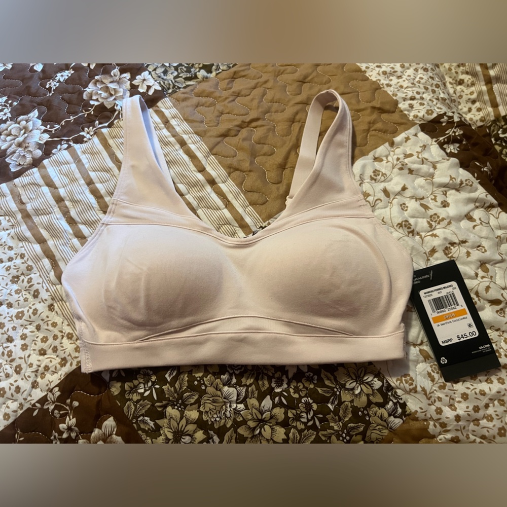 Light pink/cream Under Armour sports bra